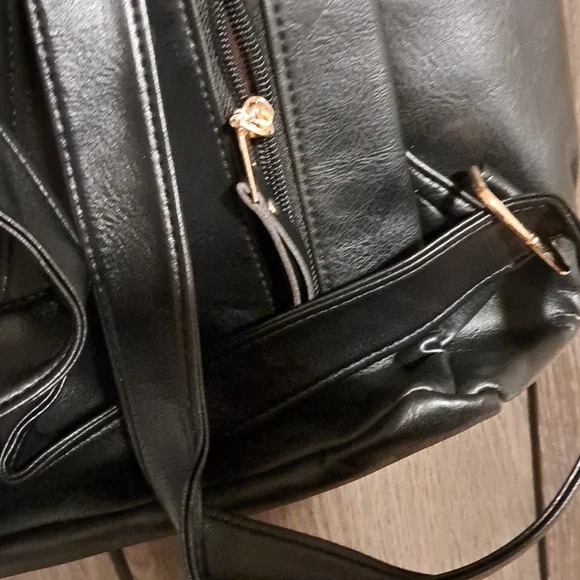 1 left😄New faux leather versatile backpack - Picture 15 of 15
